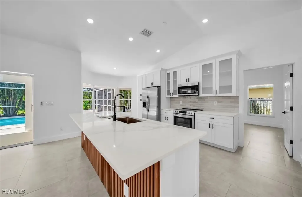 1712 SW 51st Street Cape Coral FL 33914