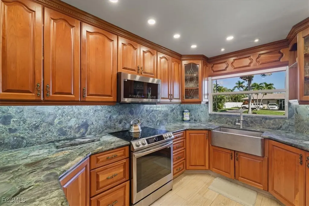 142 SW 51st Terrace Cape Coral FL 33914