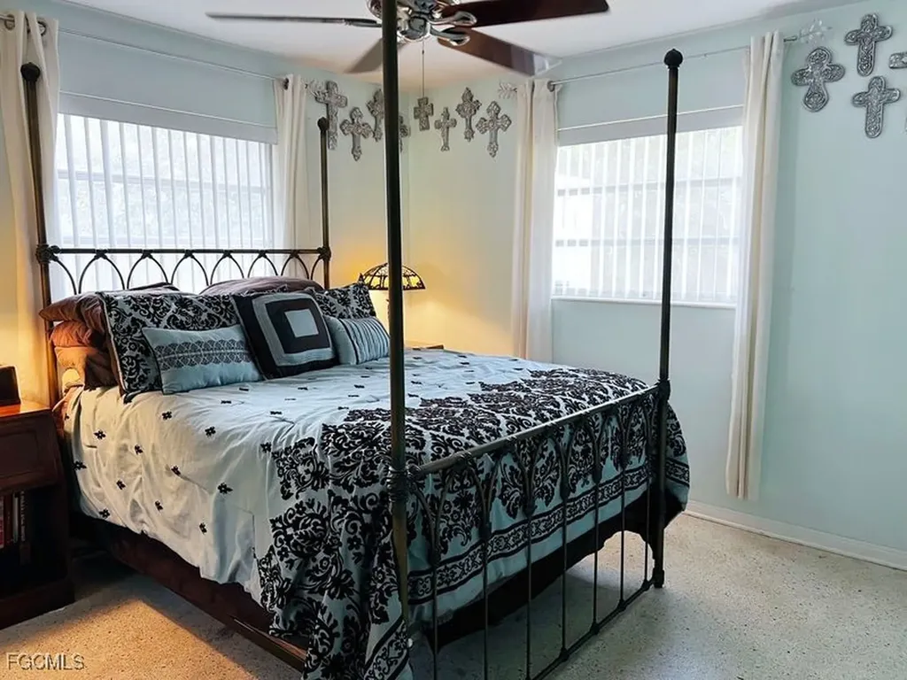 142 Palm Tree Lane Fort Myers FL 33905