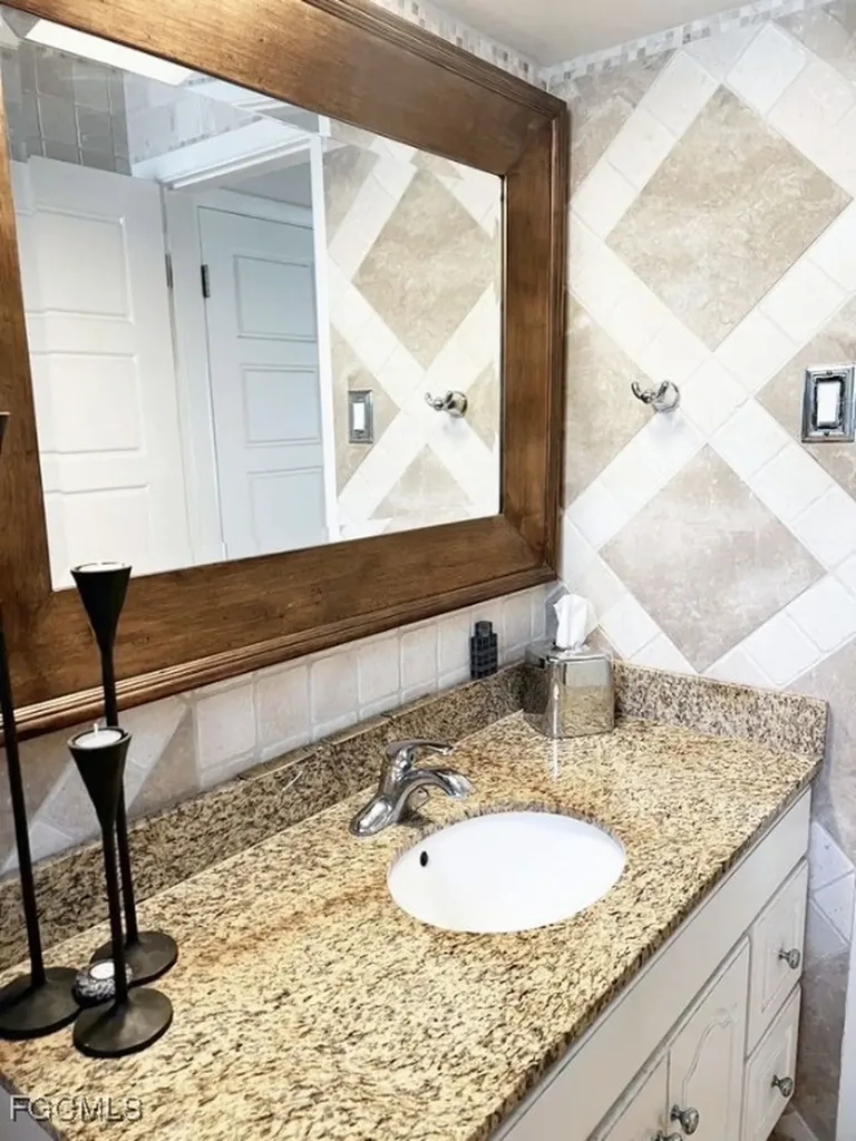 142 Palm Tree Lane Fort Myers FL 33905