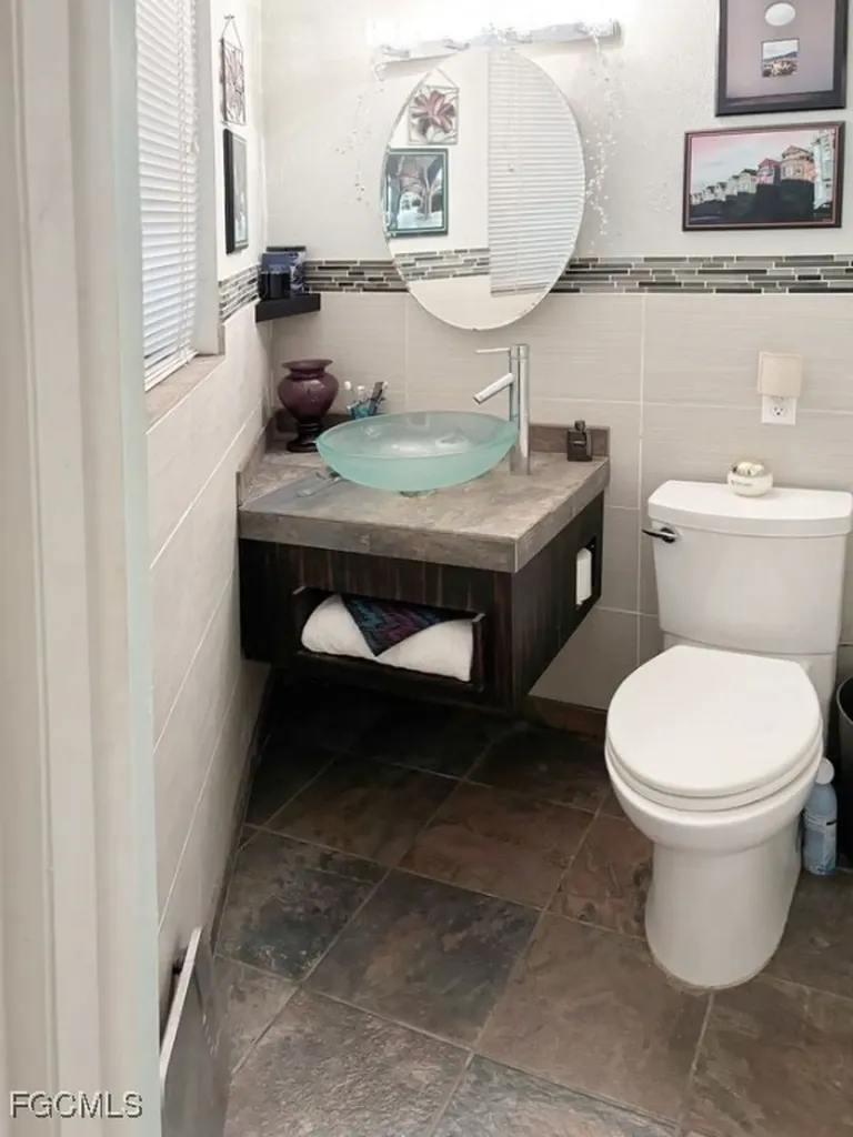 142 Palm Tree Lane Fort Myers FL 33905