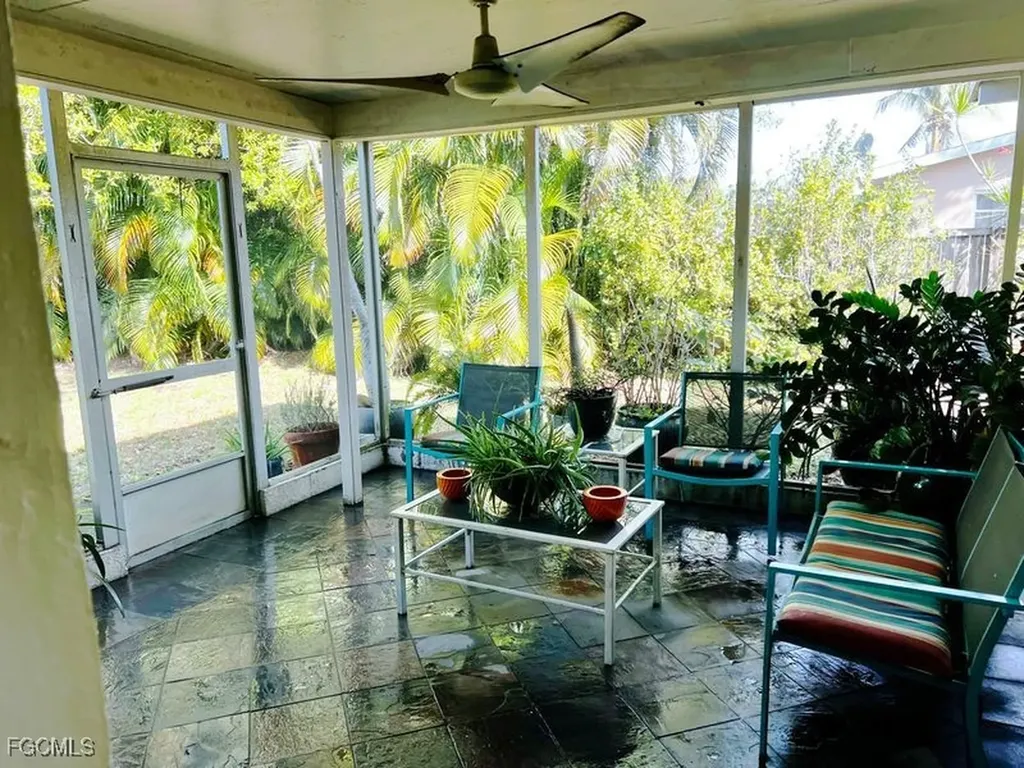 142 Palm Tree Lane Fort Myers FL 33905