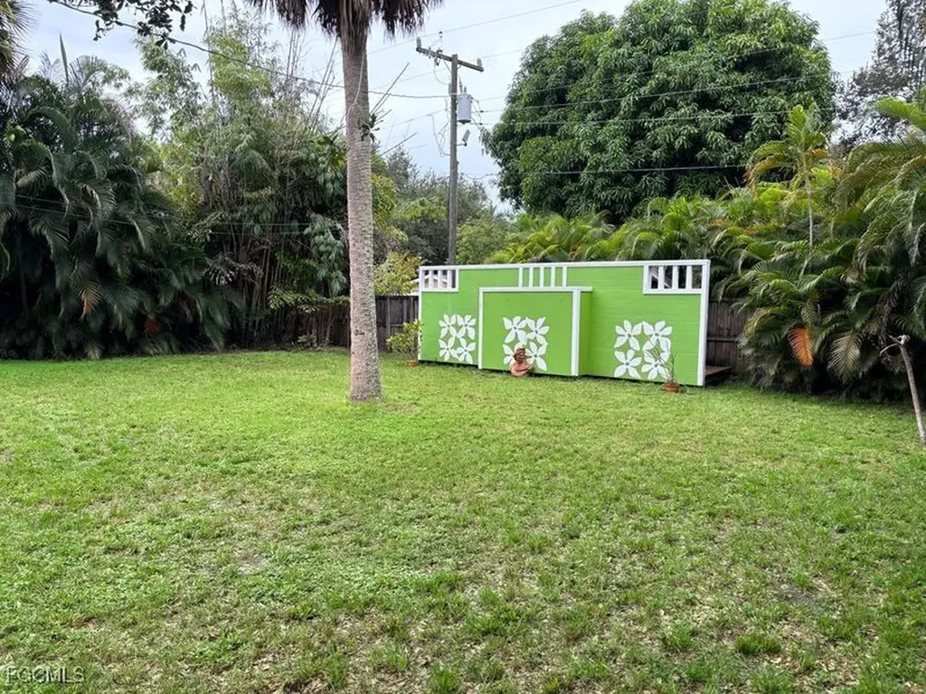 142 Palm Tree Lane Fort Myers FL 33905