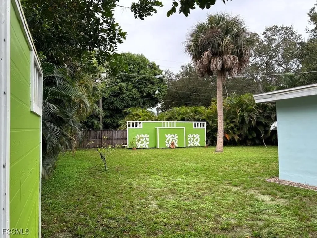 142 Palm Tree Lane Fort Myers FL 33905