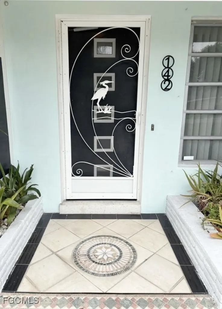 142 Palm Tree Lane Fort Myers FL 33905