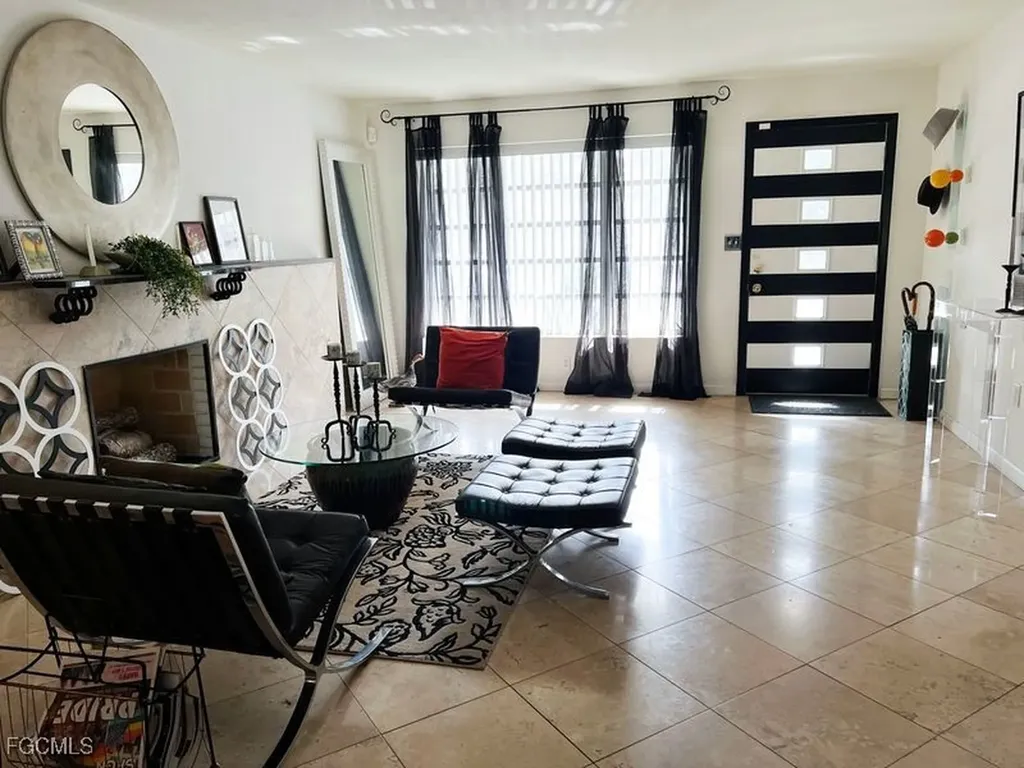 142 Palm Tree Lane Fort Myers FL 33905