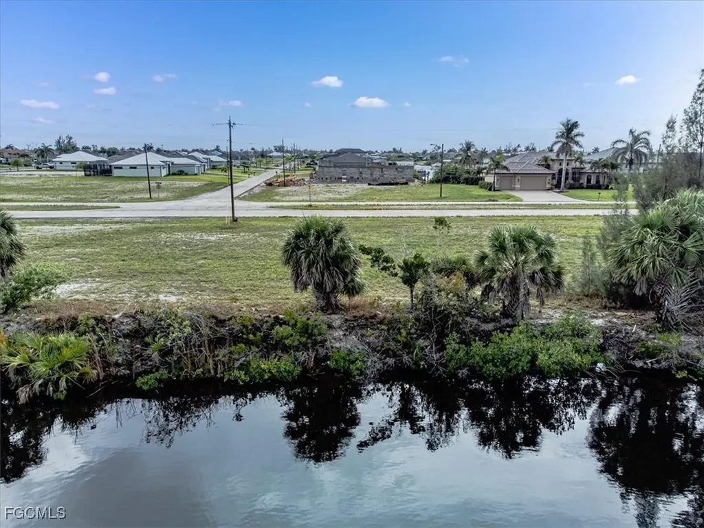 4015 Gulfstream Parkway Cape Coral FL 33993