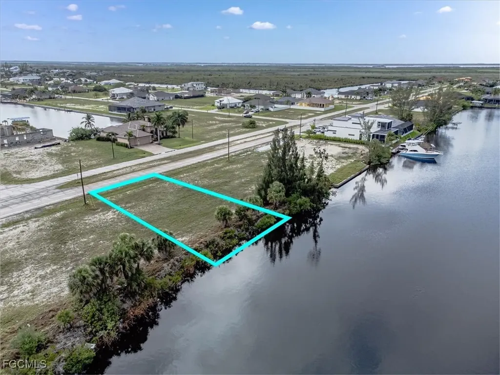4015 Gulfstream Parkway Cape Coral FL 33993