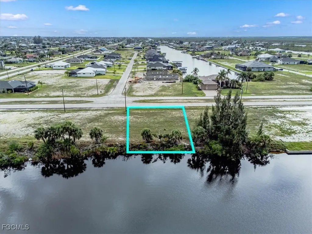 4015 Gulfstream Parkway Cape Coral FL 33993