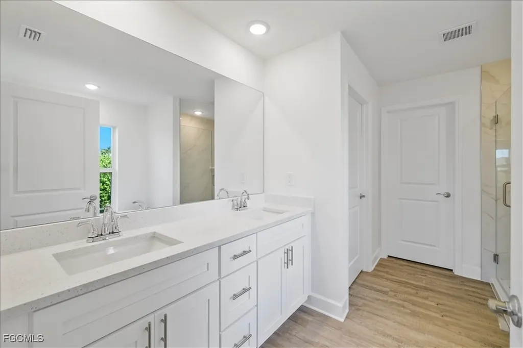 835 SW 28th Terrace Cape Coral FL 33914