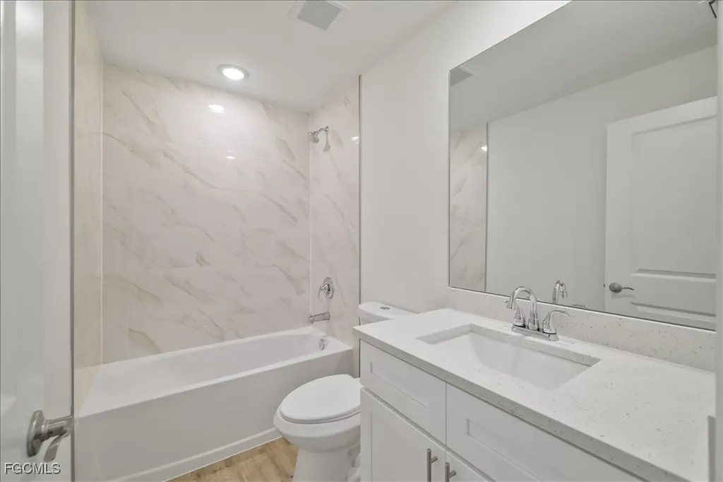 835 SW 28th Terrace Cape Coral FL 33914