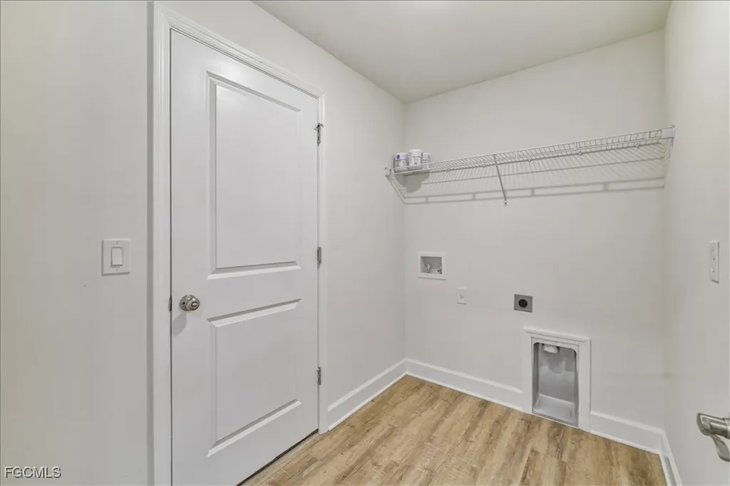 835 SW 28th Terrace Cape Coral FL 33914