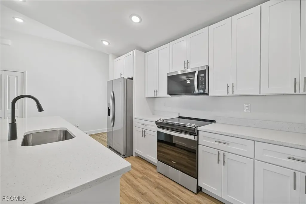 835 SW 28th Terrace Cape Coral FL 33914