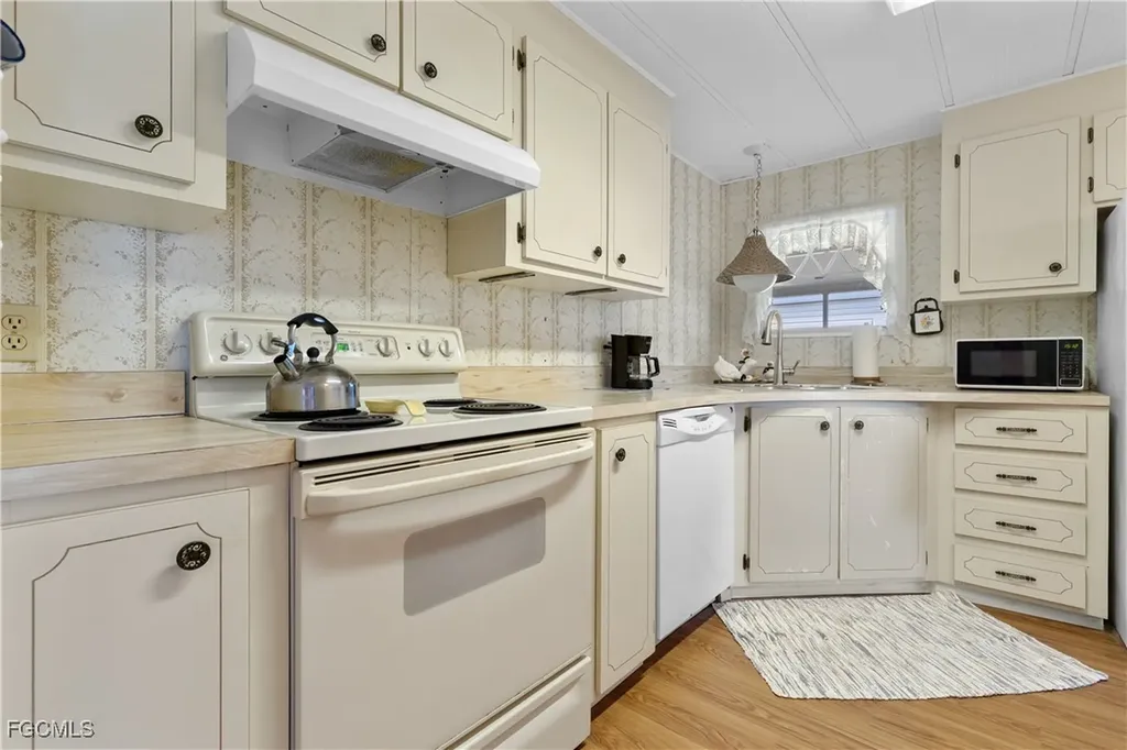 16037 Citron Way North Fort Myers FL 33903