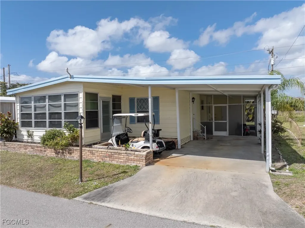 16037 Citron Way North Fort Myers FL 33903