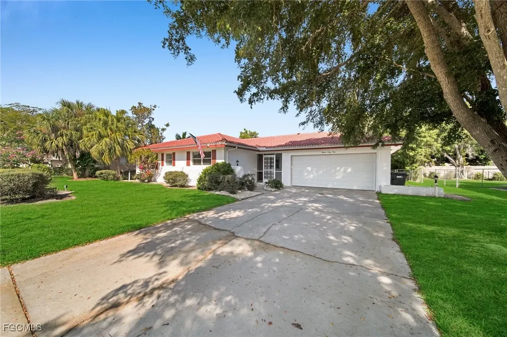 1563 Covington Circle E Fort Myers FL 33919