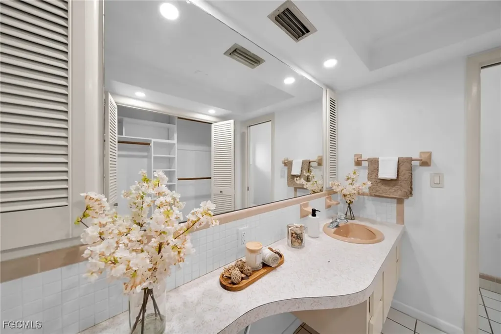 1563 Covington Circle E Fort Myers FL 33919