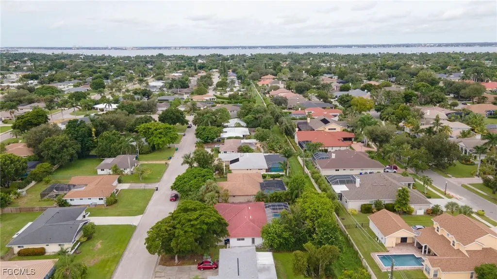 1563 Covington Circle E Fort Myers FL 33919