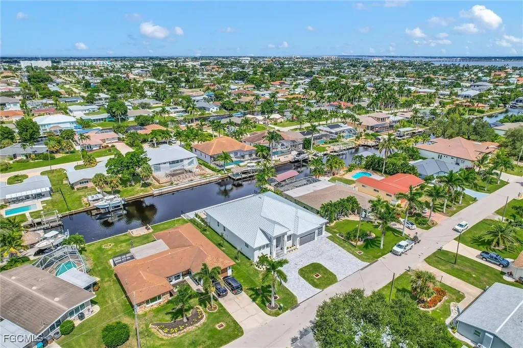 809 Miramar Court Cape Coral FL 33904