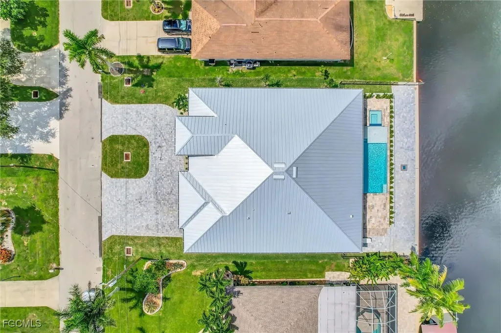 809 Miramar Court Cape Coral FL 33904