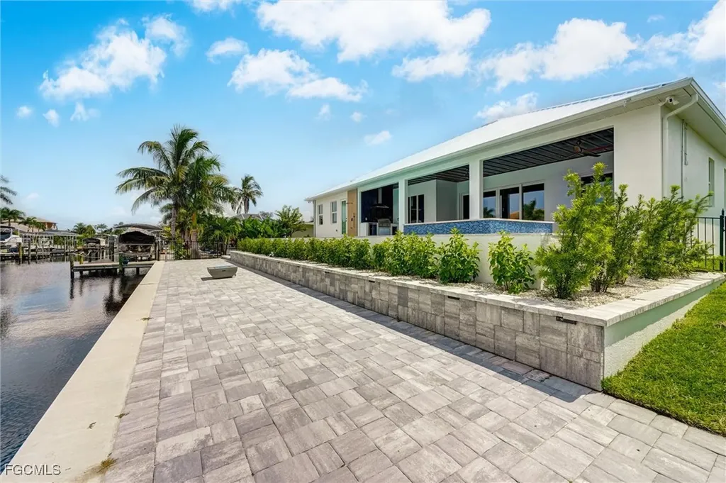 809 Miramar Court Cape Coral FL 33904