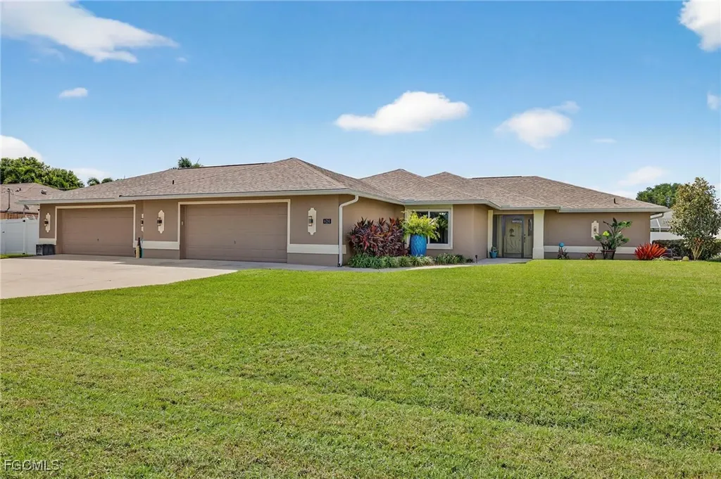 624 SE 23rd Terrace Cape Coral FL 33990