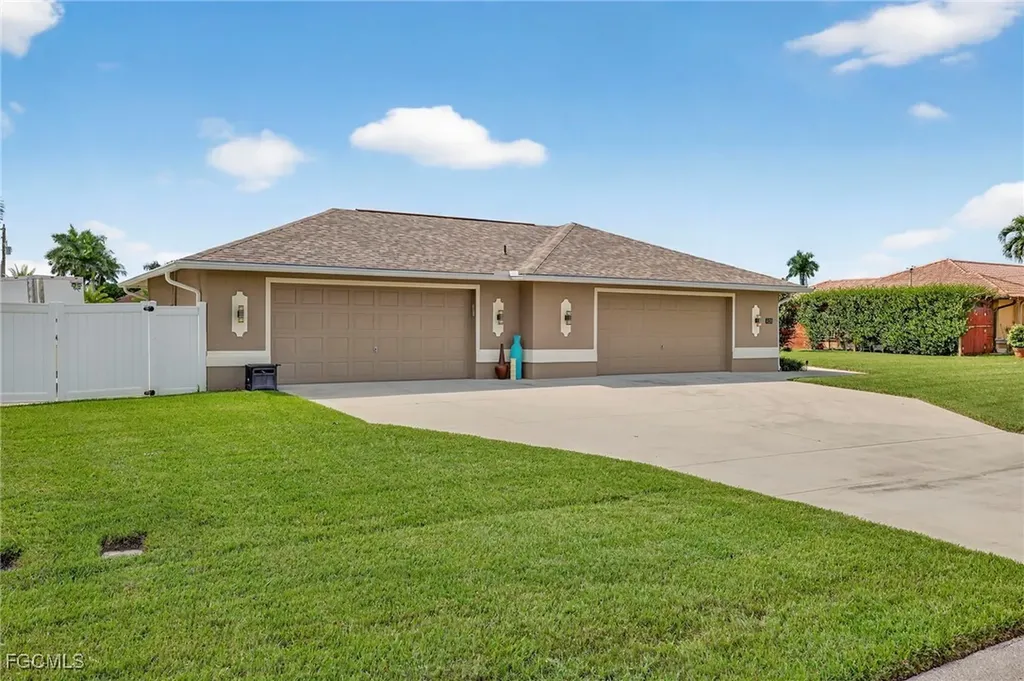 624 SE 23rd Terrace Cape Coral FL 33990