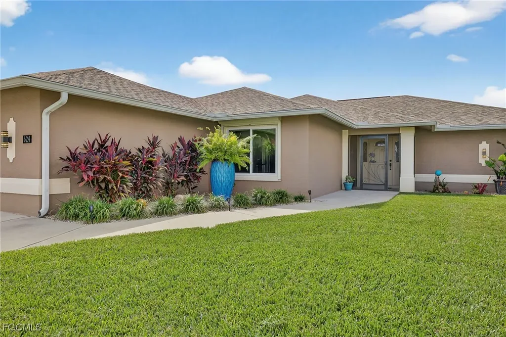 624 SE 23rd Terrace Cape Coral FL 33990