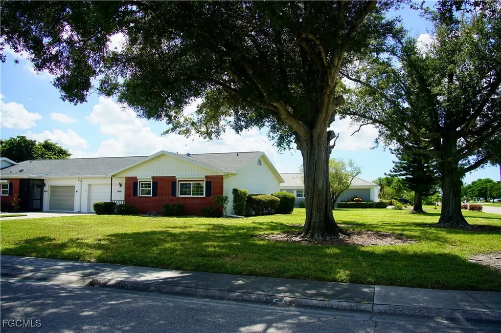 1382 Myerlee Country Club Boulevard Fort Myers FL 33919