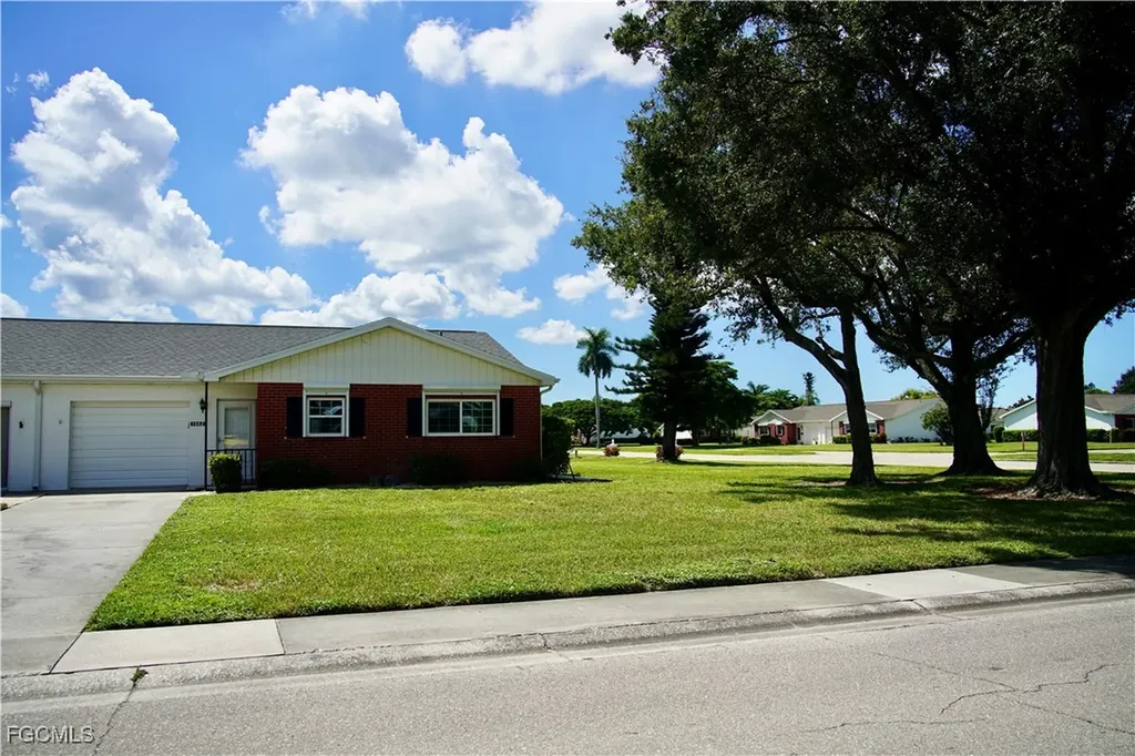 1382 Myerlee Country Club Boulevard Fort Myers FL 33919
