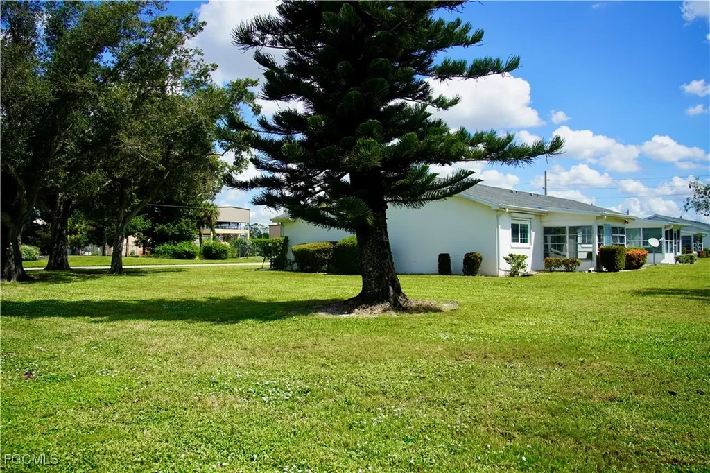 1382 Myerlee Country Club Boulevard Fort Myers FL 33919