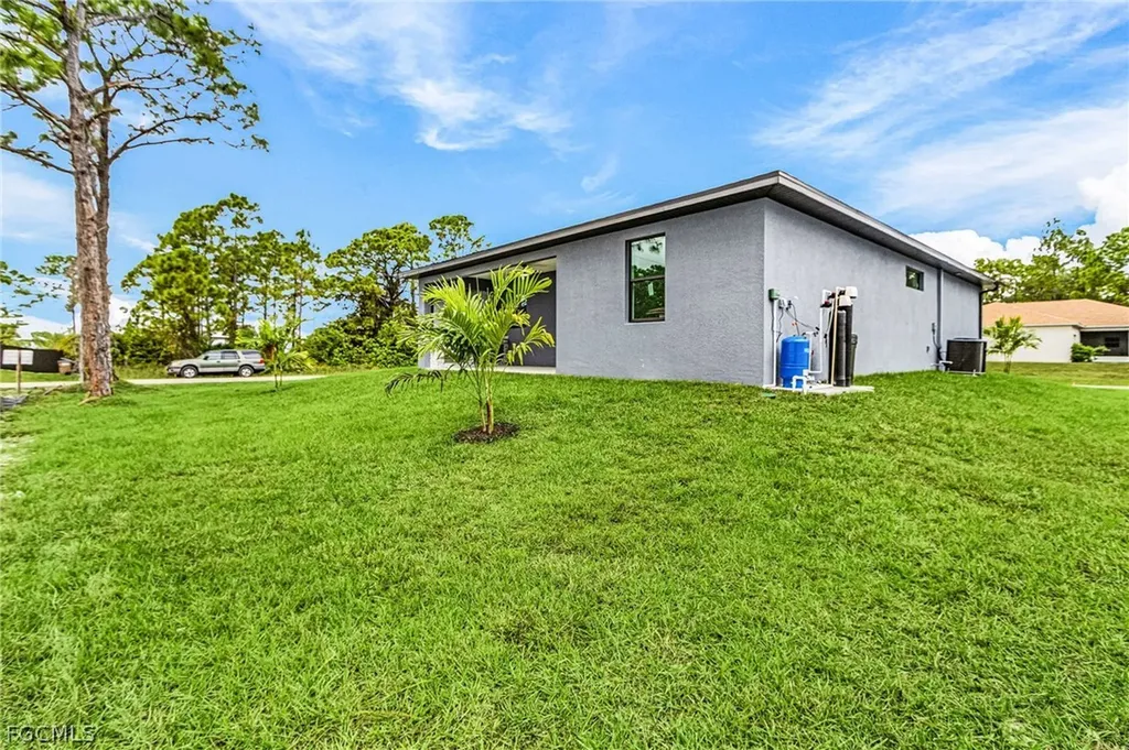 614 NW 9th Street Cape Coral FL 33993