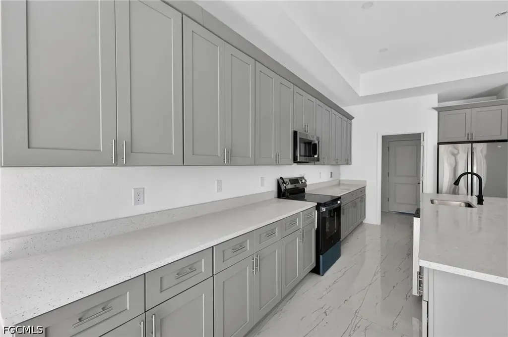 614 NW 9th Street Cape Coral FL 33993