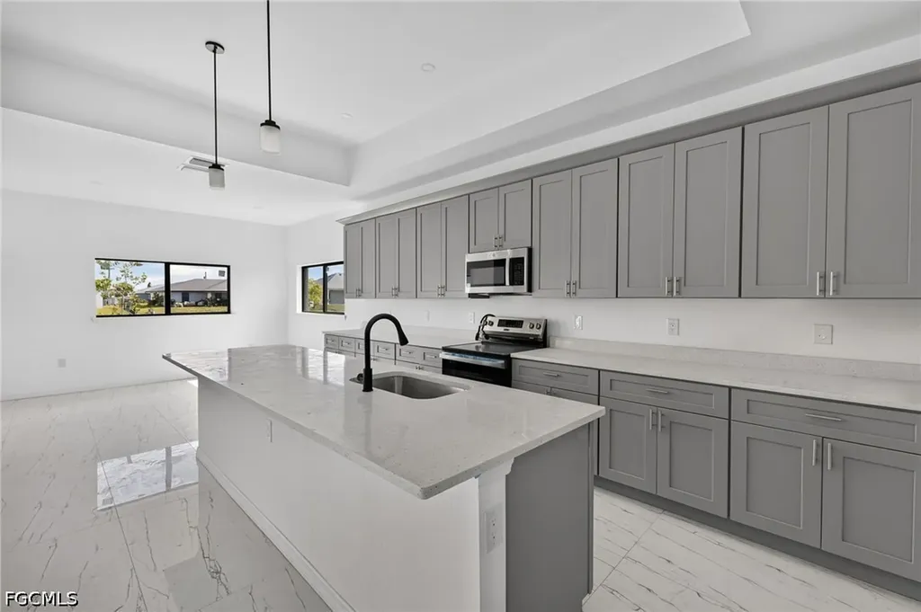 614 NW 9th Street Cape Coral FL 33993