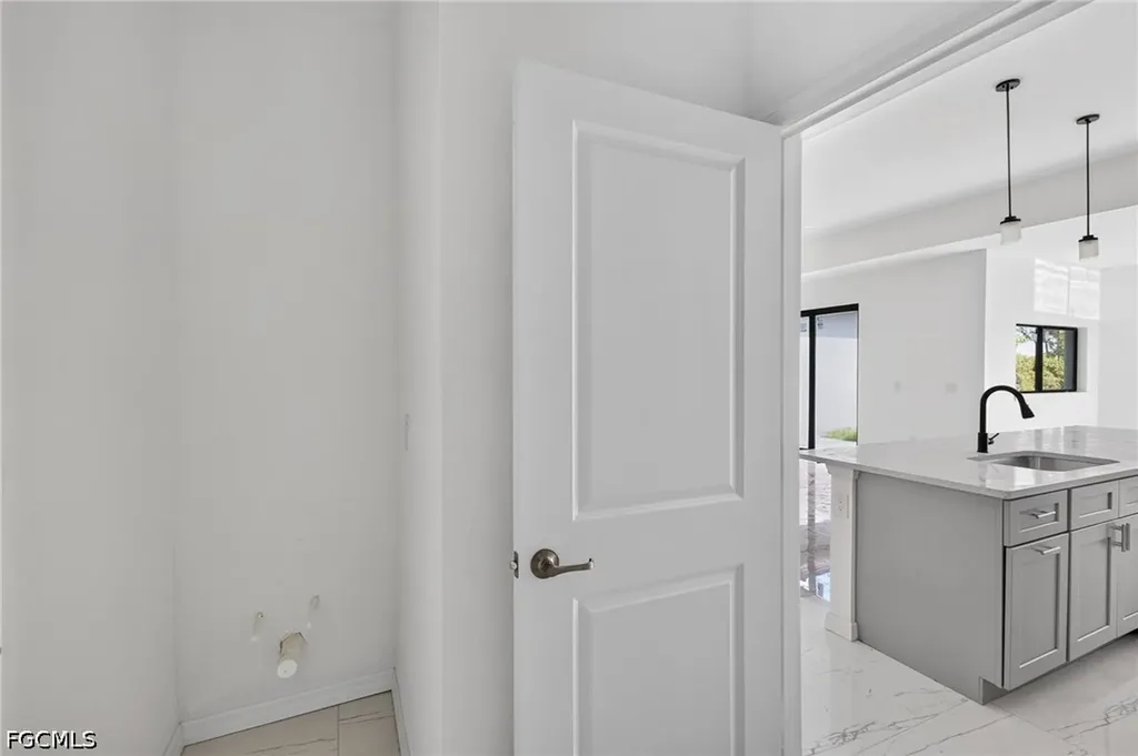 614 NW 9th Street Cape Coral FL 33993