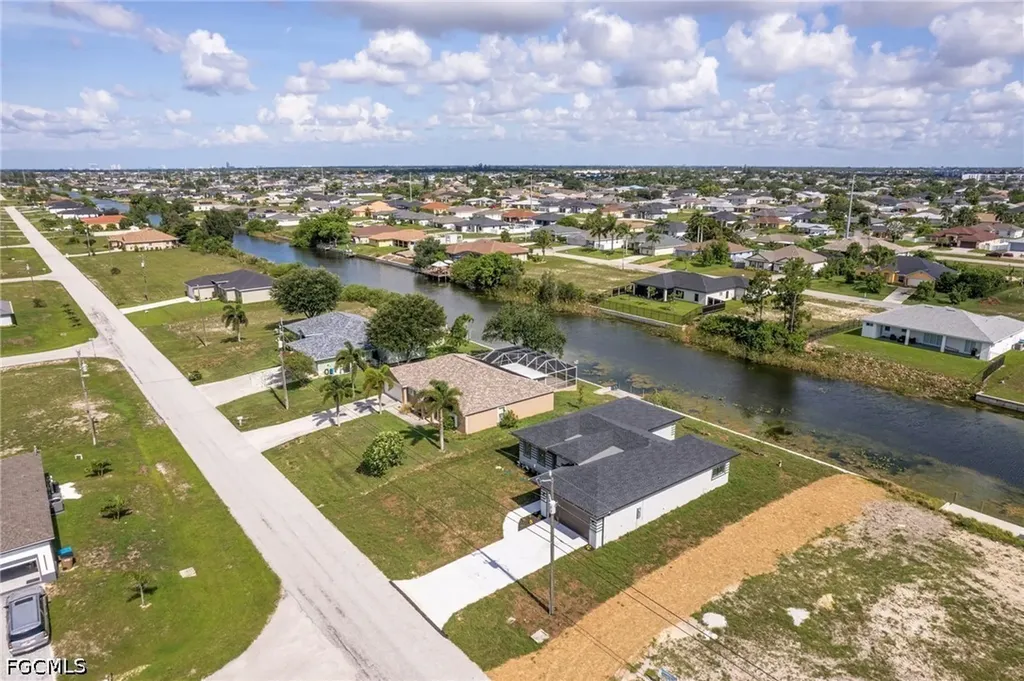 614 NW 9th Street Cape Coral FL 33993