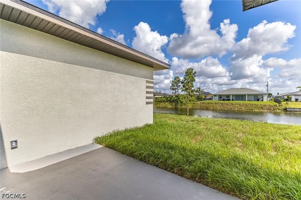 614 NW 9th Street Cape Coral FL 33993