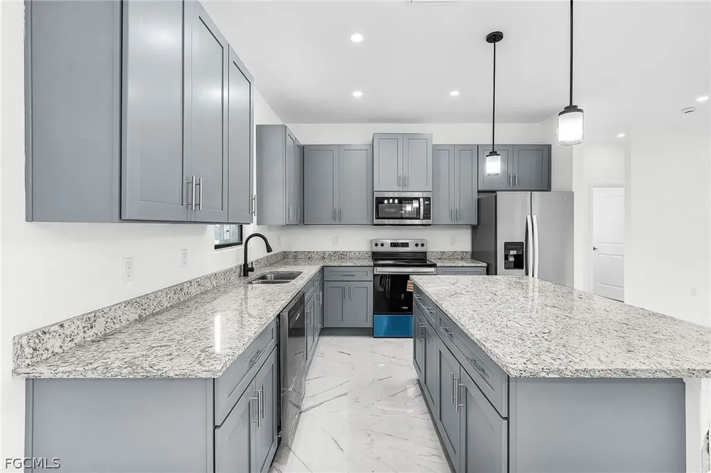 614 NW 9th Street Cape Coral FL 33993