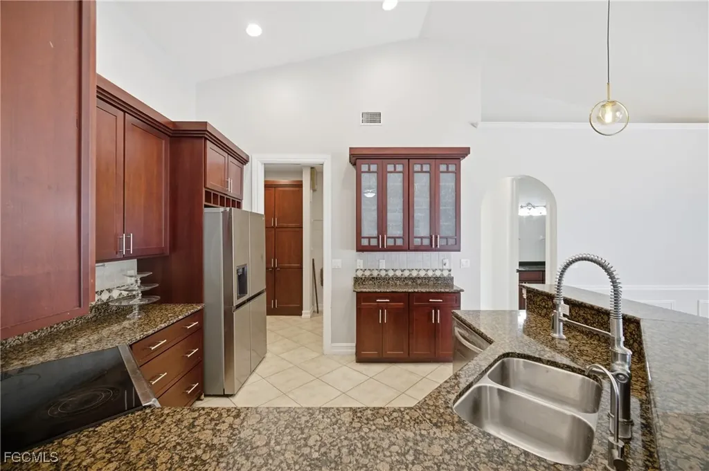 2538 SW 35th Lane Cape Coral FL 33914