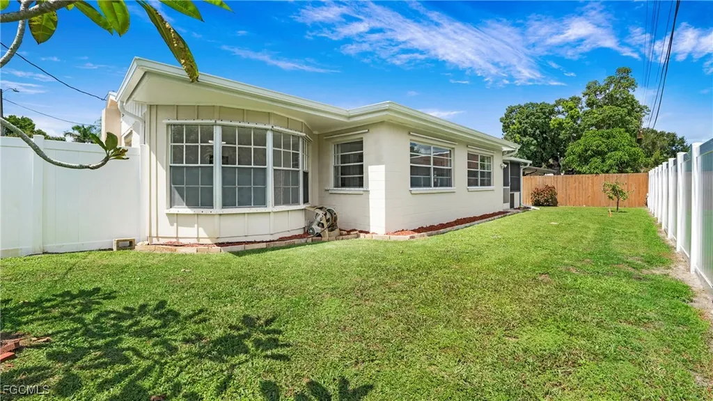 2963 Holly Road Fort Myers FL 33901