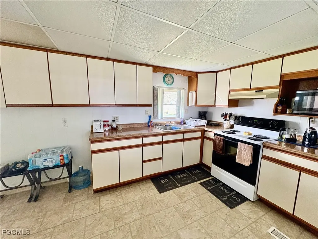 892 Homestead Drive North Fort Myers FL 33917