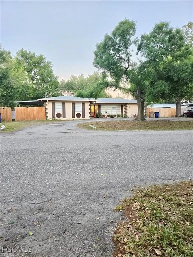 187 Louise Street Fort Myers FL 33905