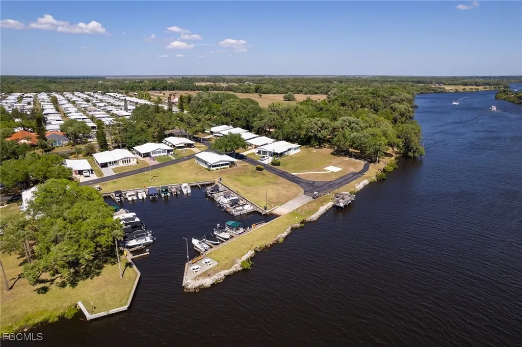 15 Ilex Street Alva FL 33920