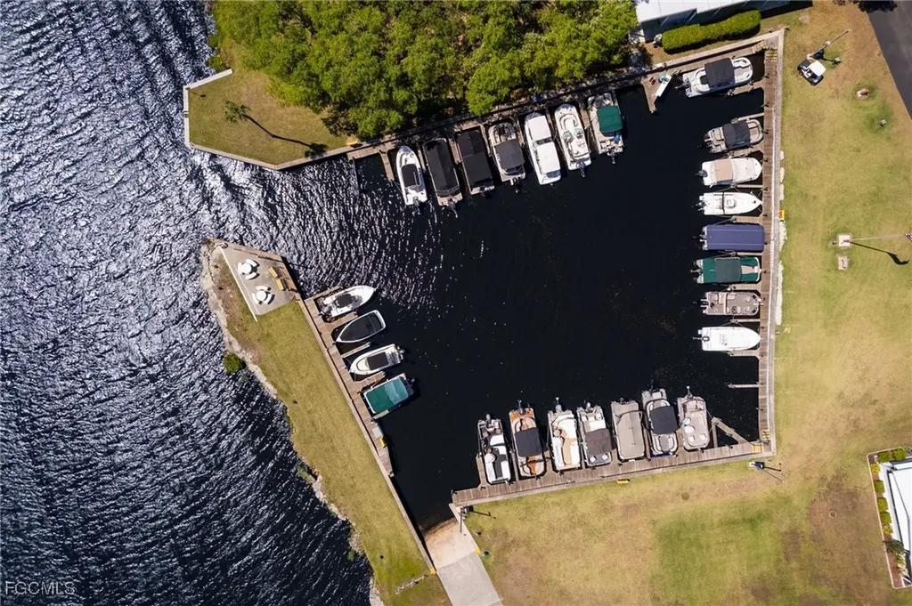 15 Ilex Street Alva FL 33920