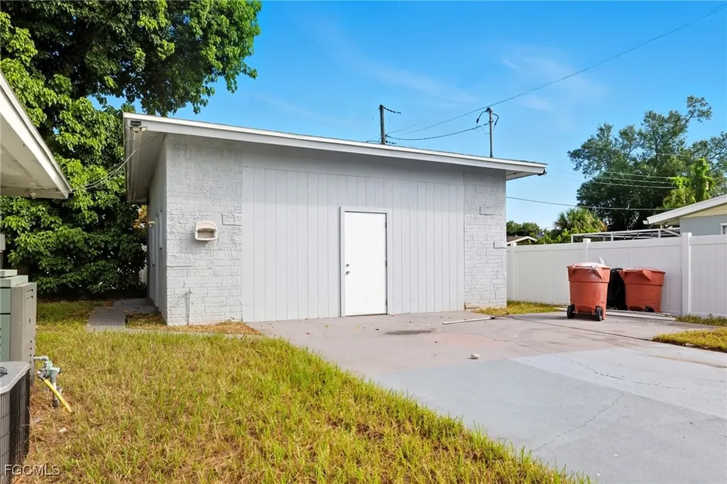 4747 Mcgregor Boulevard Fort Myers FL 33901