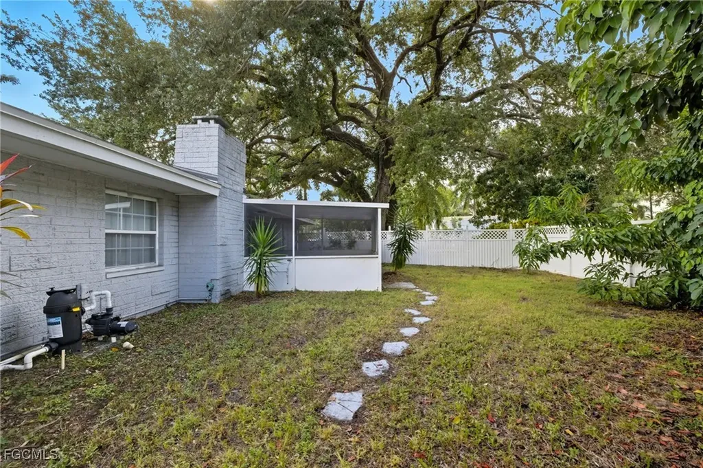 4747 Mcgregor Boulevard Fort Myers FL 33901