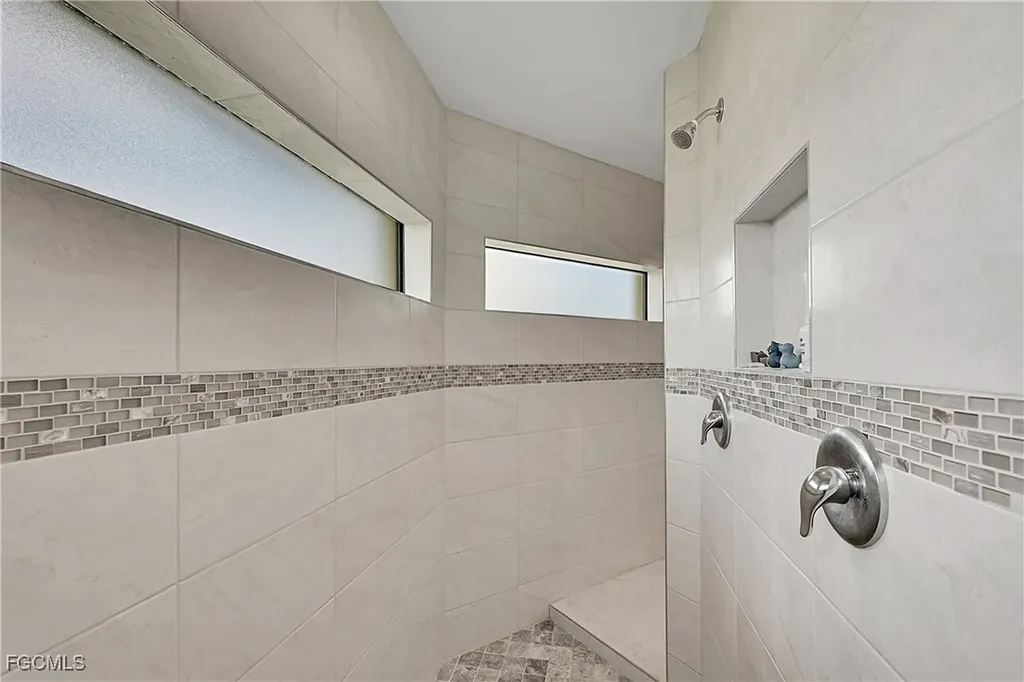 217 NE 20th Terrace Cape Coral FL 33909