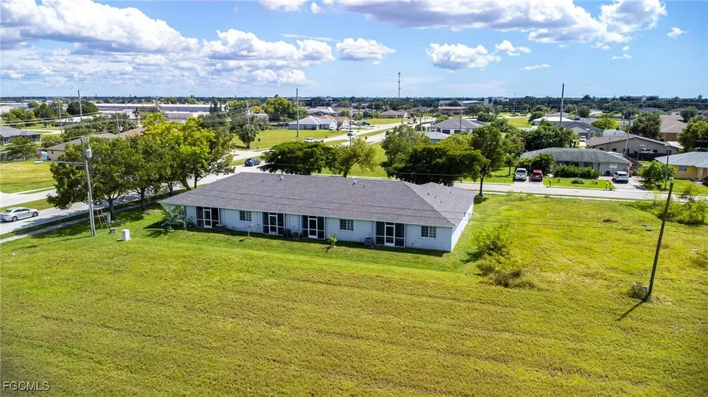 717 SE 8th Street Cape Coral FL 33990