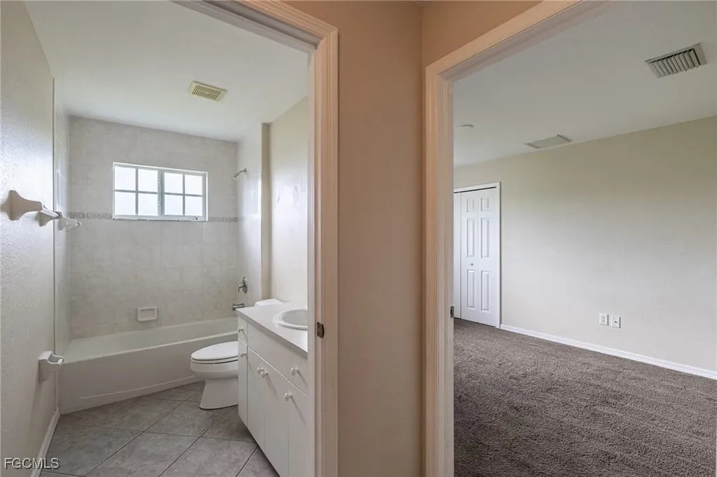 717 SE 8th Street Cape Coral FL 33990