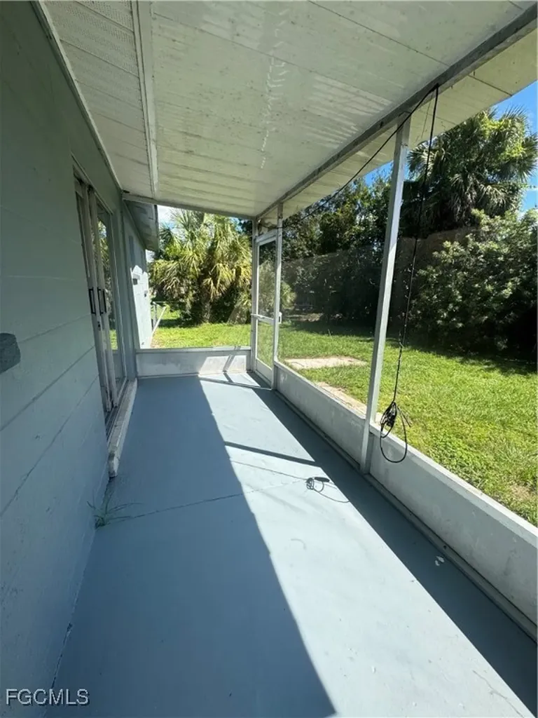 4976 Howard Street Fort Myers FL 33905